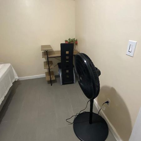 A Delightful Room In Queens ニューヨーク エクステリア 写真